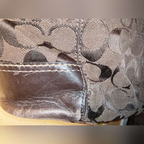 Coach Gallery Brown Signature Canvas Shoulder Bag - Picture 14 of 16